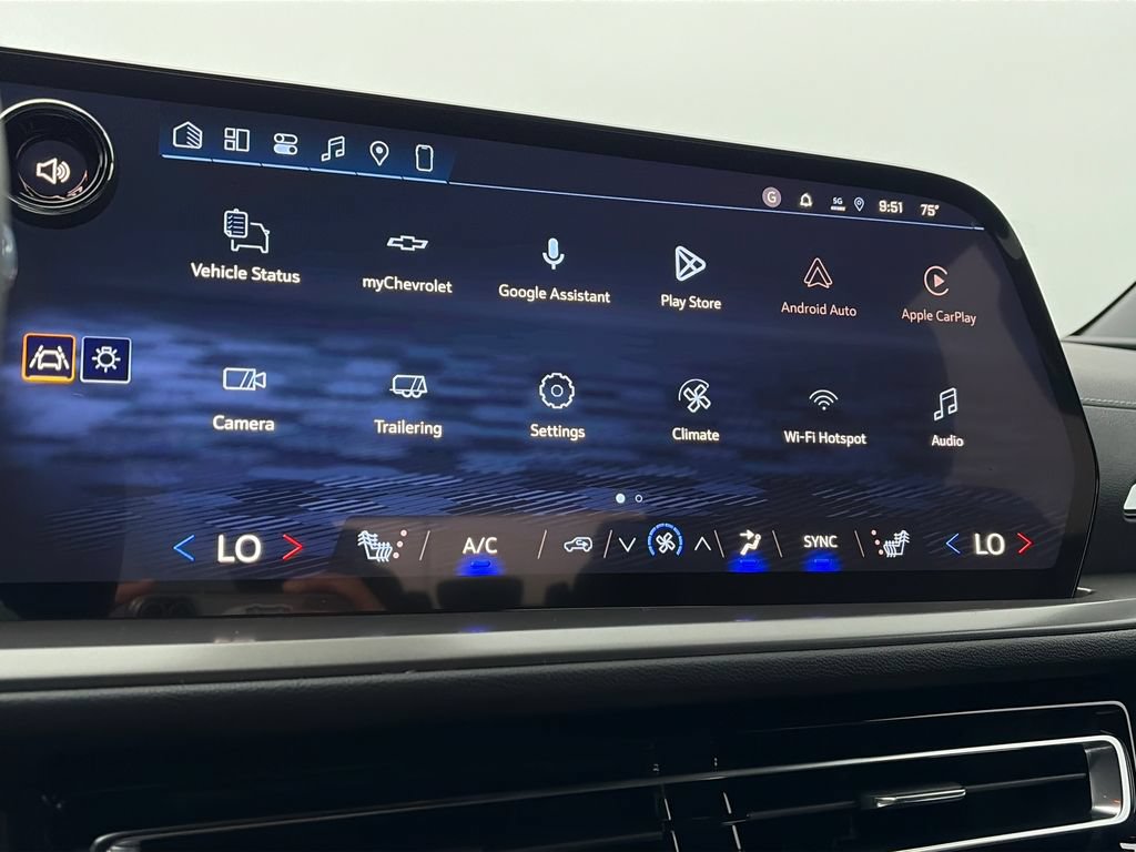 New 2027 Chevrolet Traverse LT FWD image 19