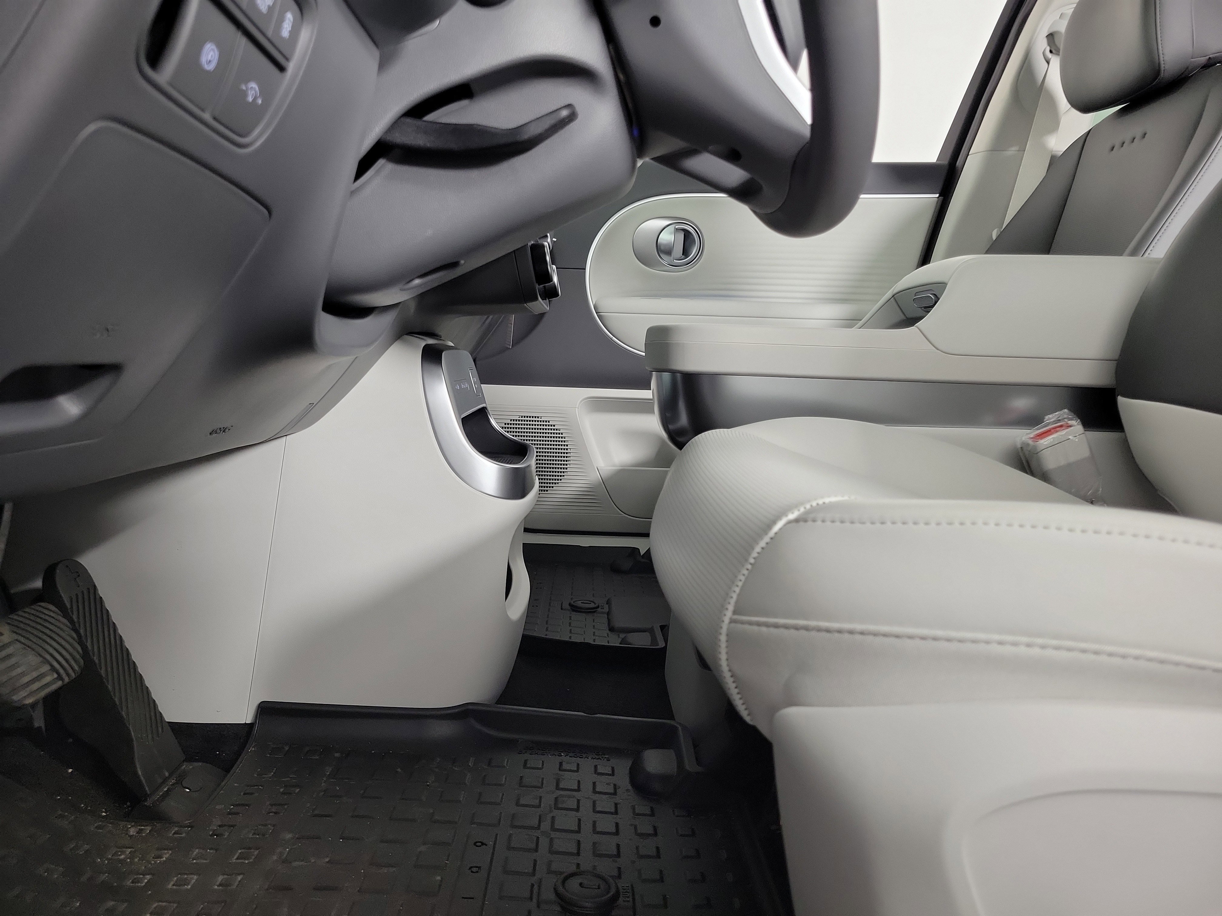 New 2026 Hyundai Ioniq 9 SEL image 28
