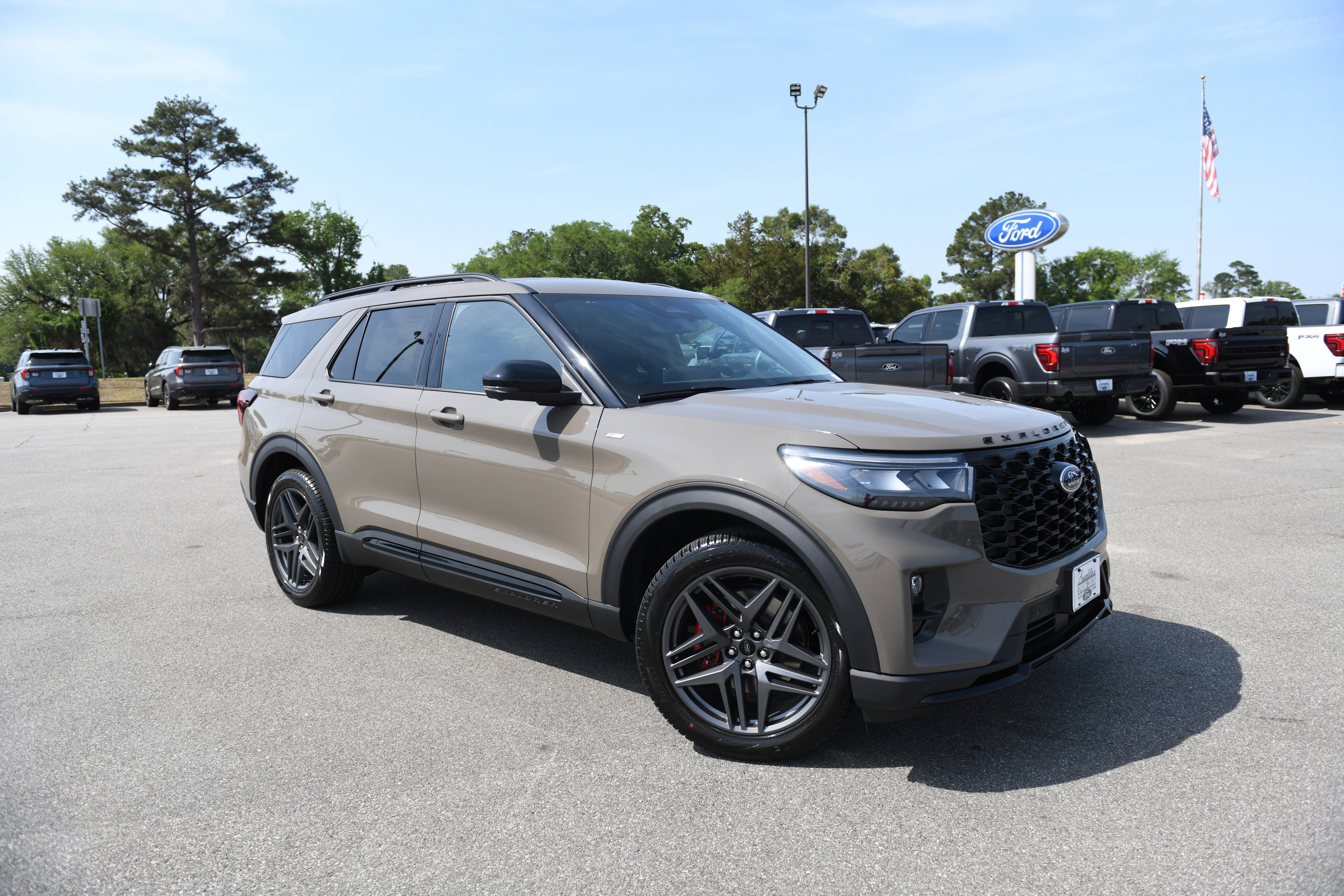 New 2026 Ford Explorer ST-Line RWD image 2