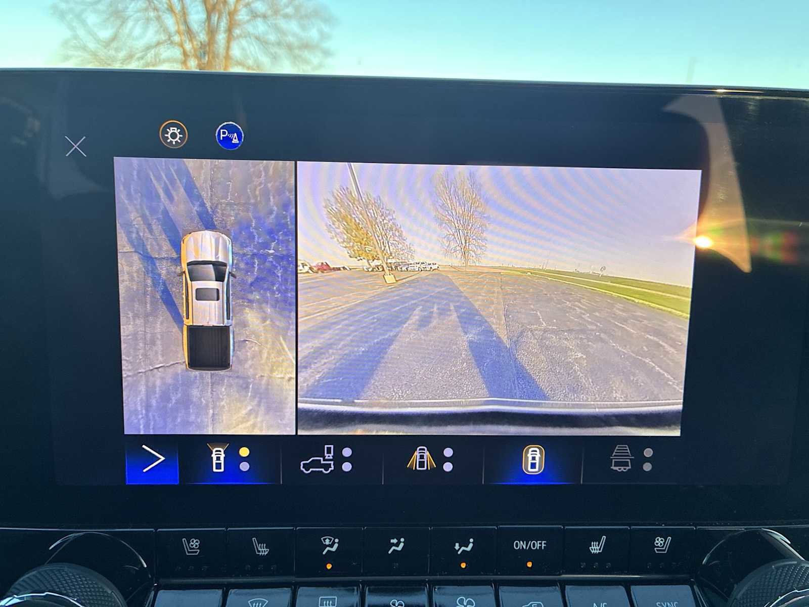 Used 2023 Chevrolet Colorado ZR2 w/ ZR2 Convenience Package III image 14