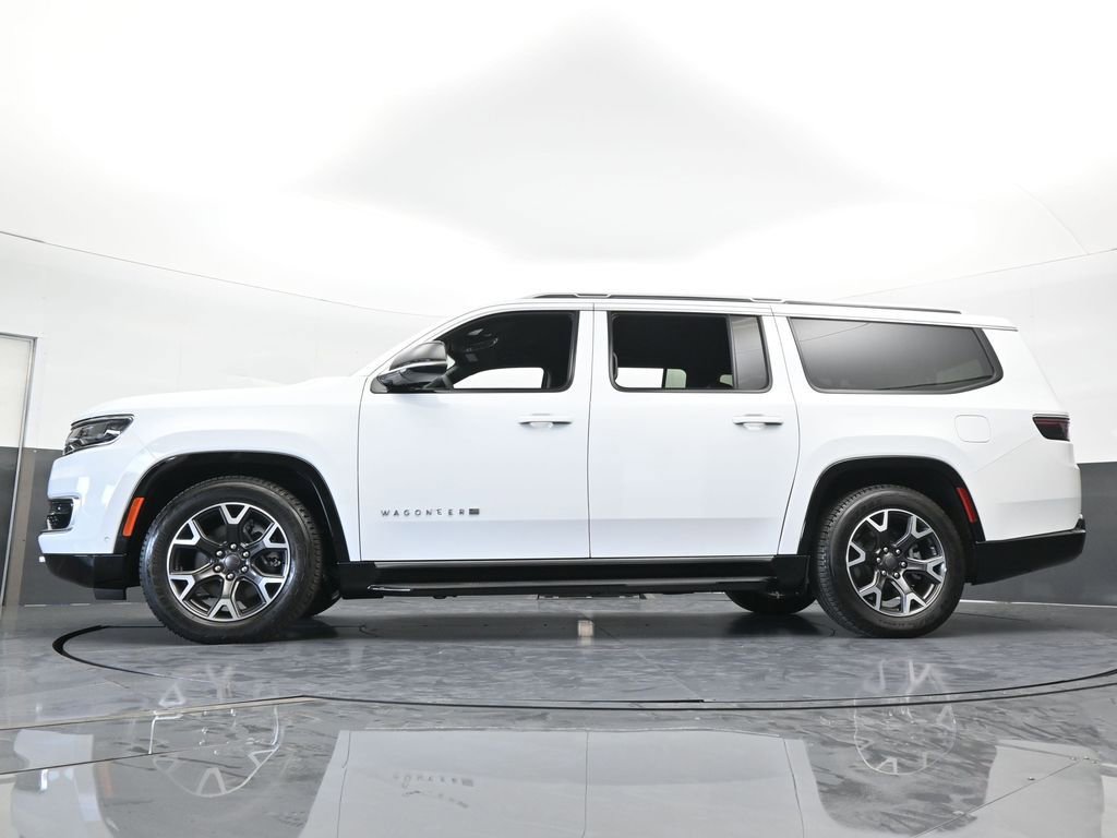 Used 2023 Jeep Wagoneer L Series III w/ Preferred Equipment Group image 26