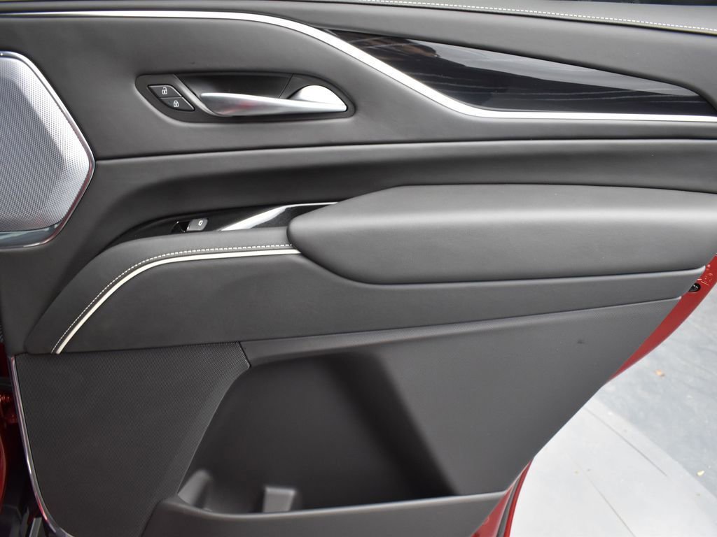 Certified 2023 Cadillac Escalade V w/ LPO, ONYX Package image 30