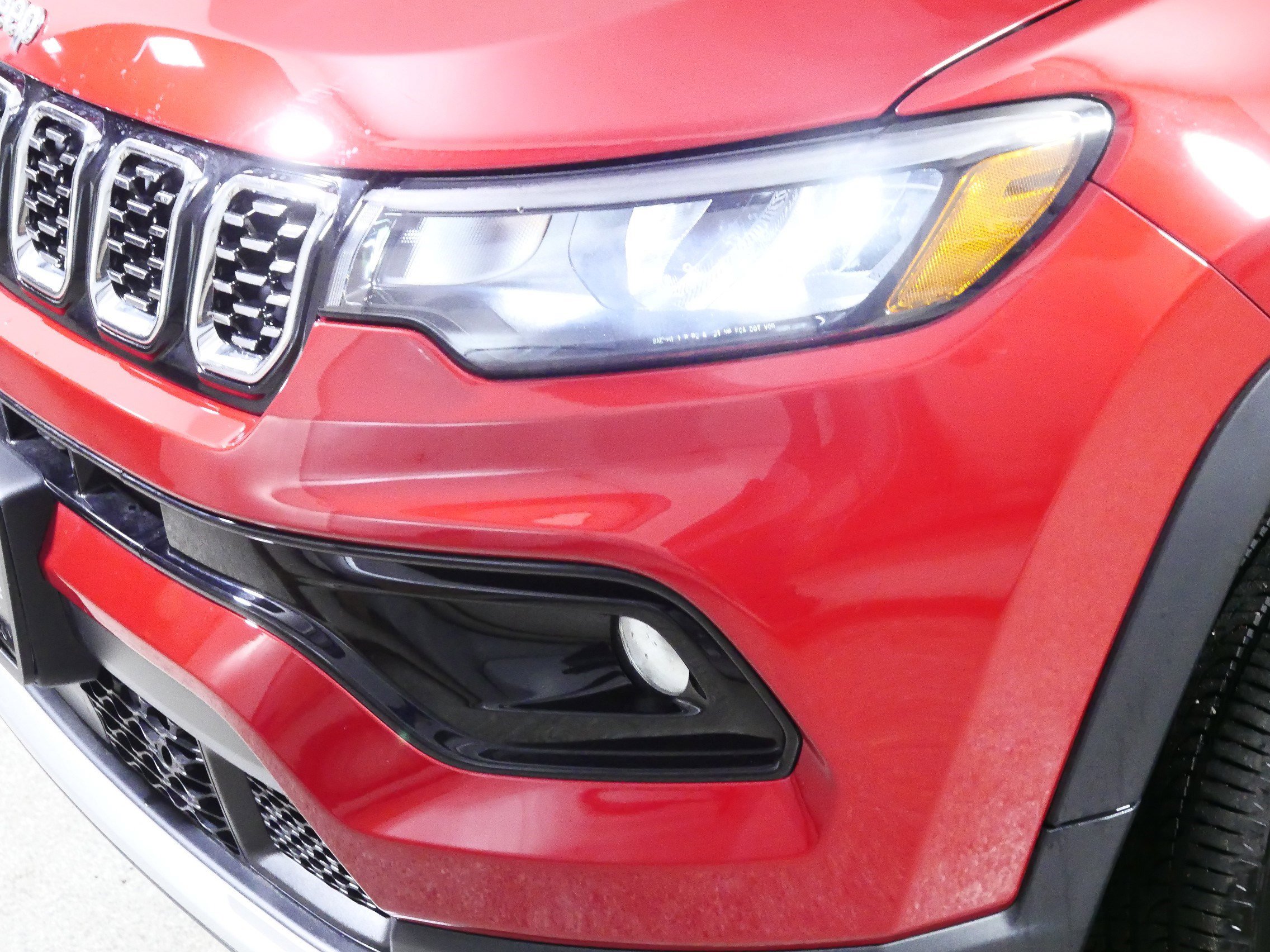 Used 2024 Jeep Compass Limited image 16