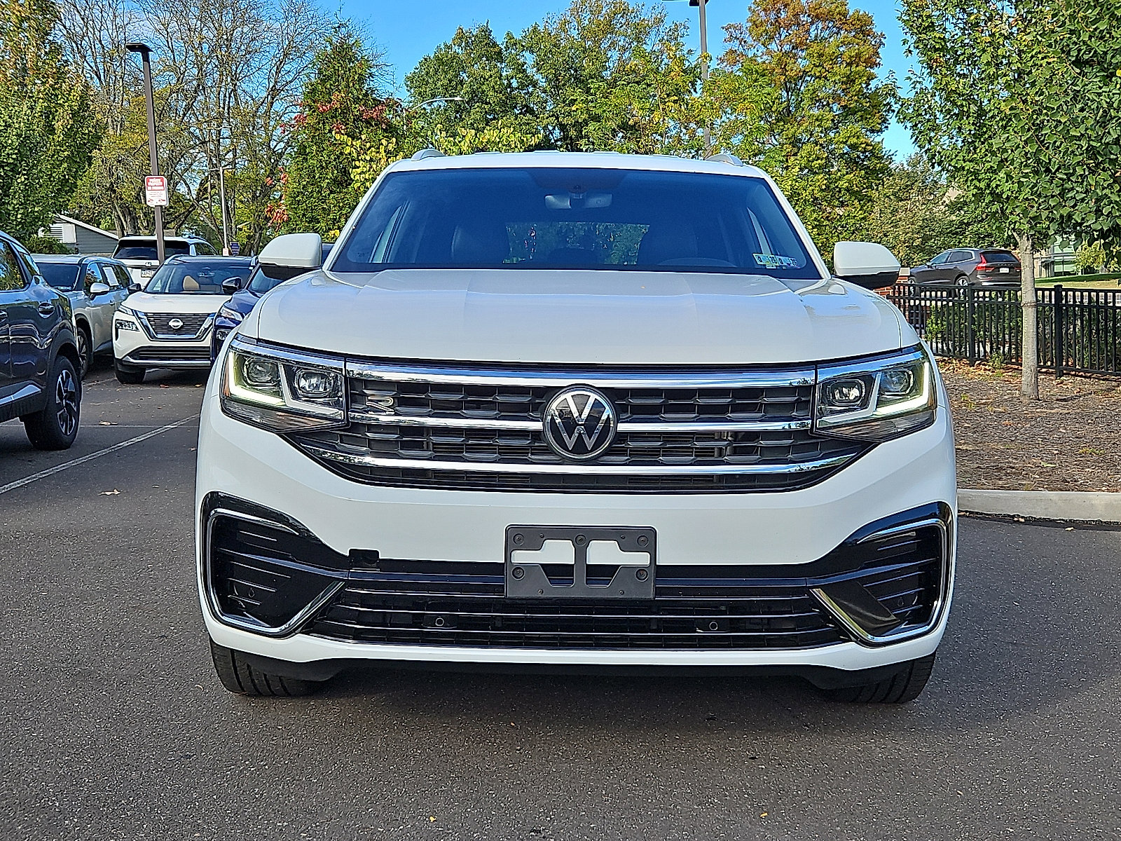 Used 2021 Volkswagen Atlas Cross Sport SE image 2
