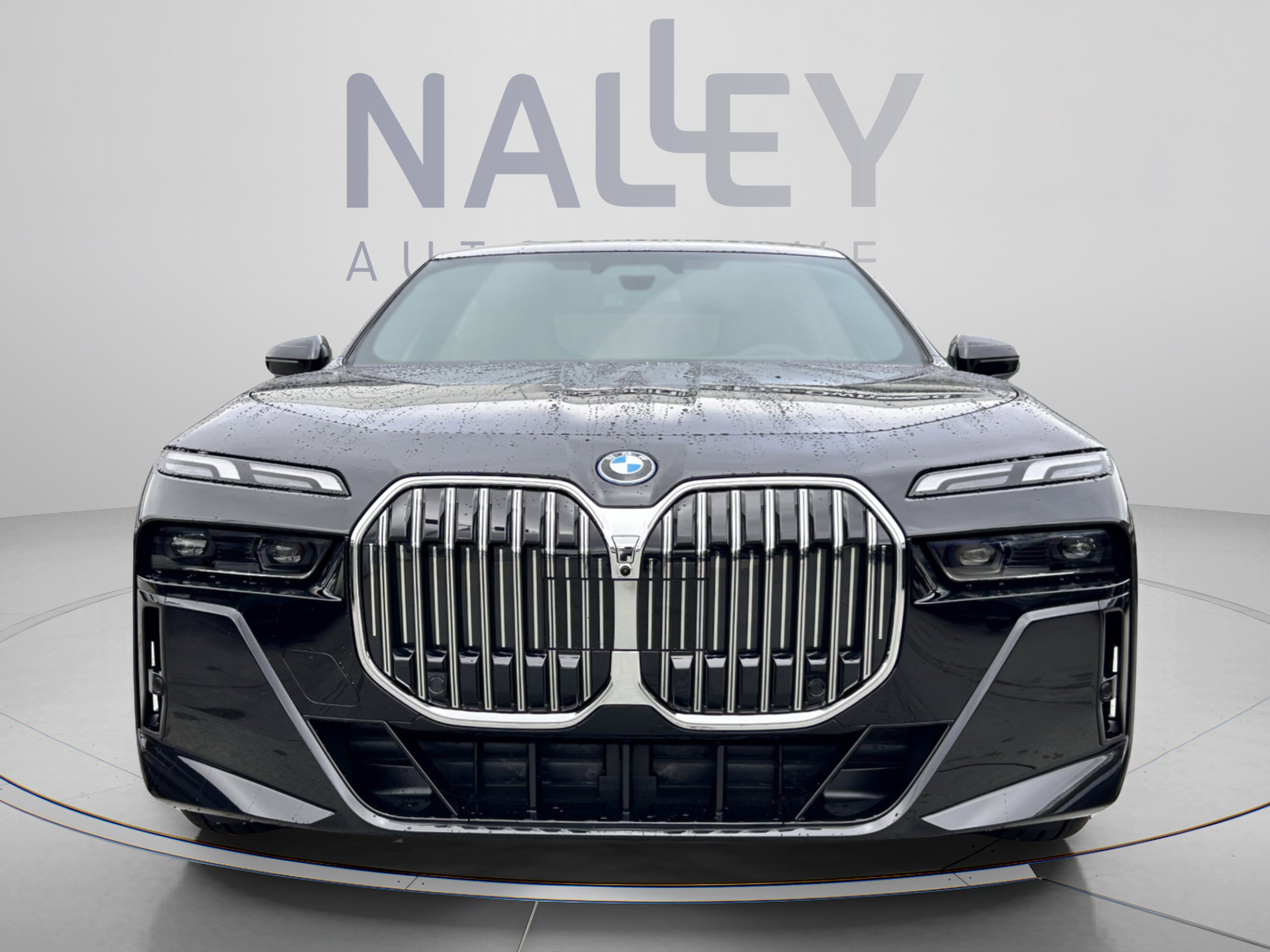Used 2026 BMW 750e xDrive AWD/4WD image 8