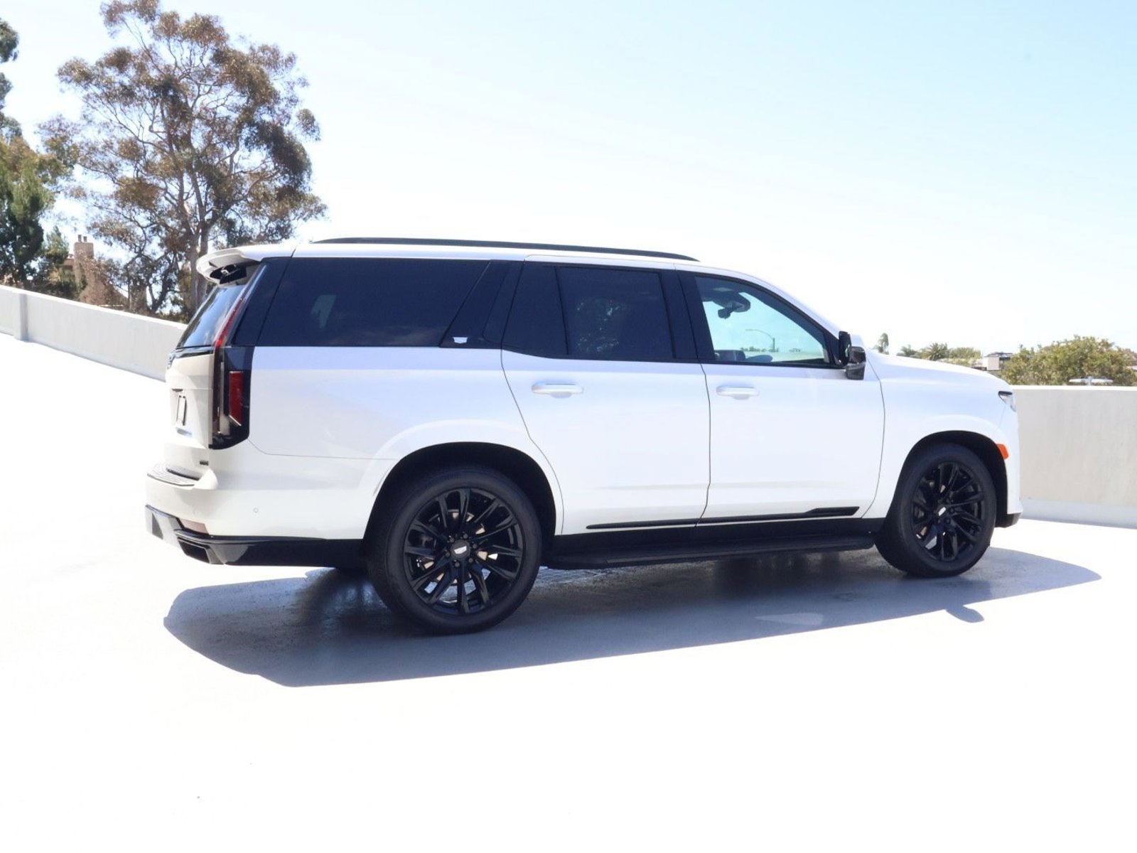 Used 2022 Cadillac Escalade Sport w/ Touring Package AWD/4WD image 8