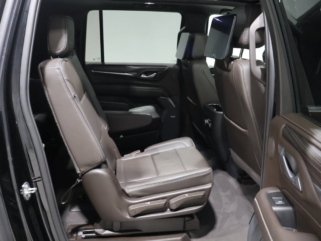 Used 2024 GMC Yukon XL Denali w/ Denali Reserve Package AWD/4WD image 27