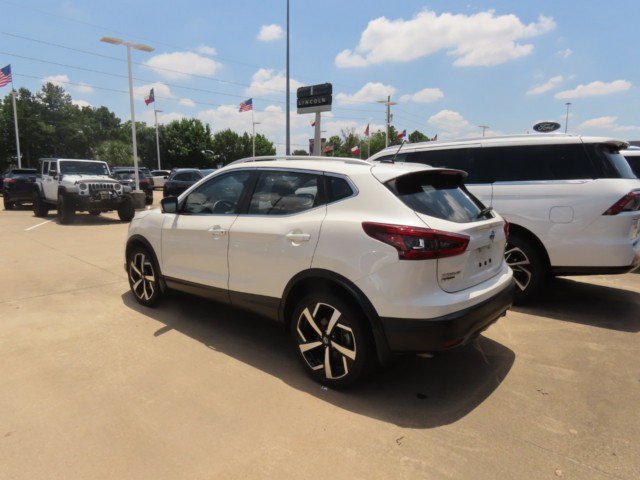 Used 2021 Nissan Rogue Sport SL w/ Premium Package FWD image 9
