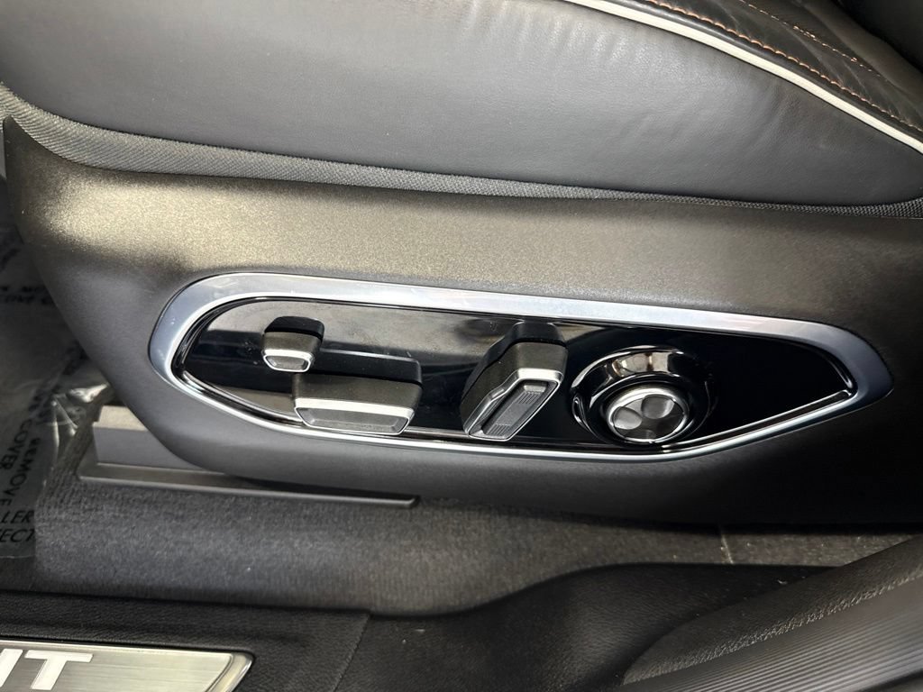 Used 2025 Jeep Grand Cherokee Summit AWD/4WD image 16