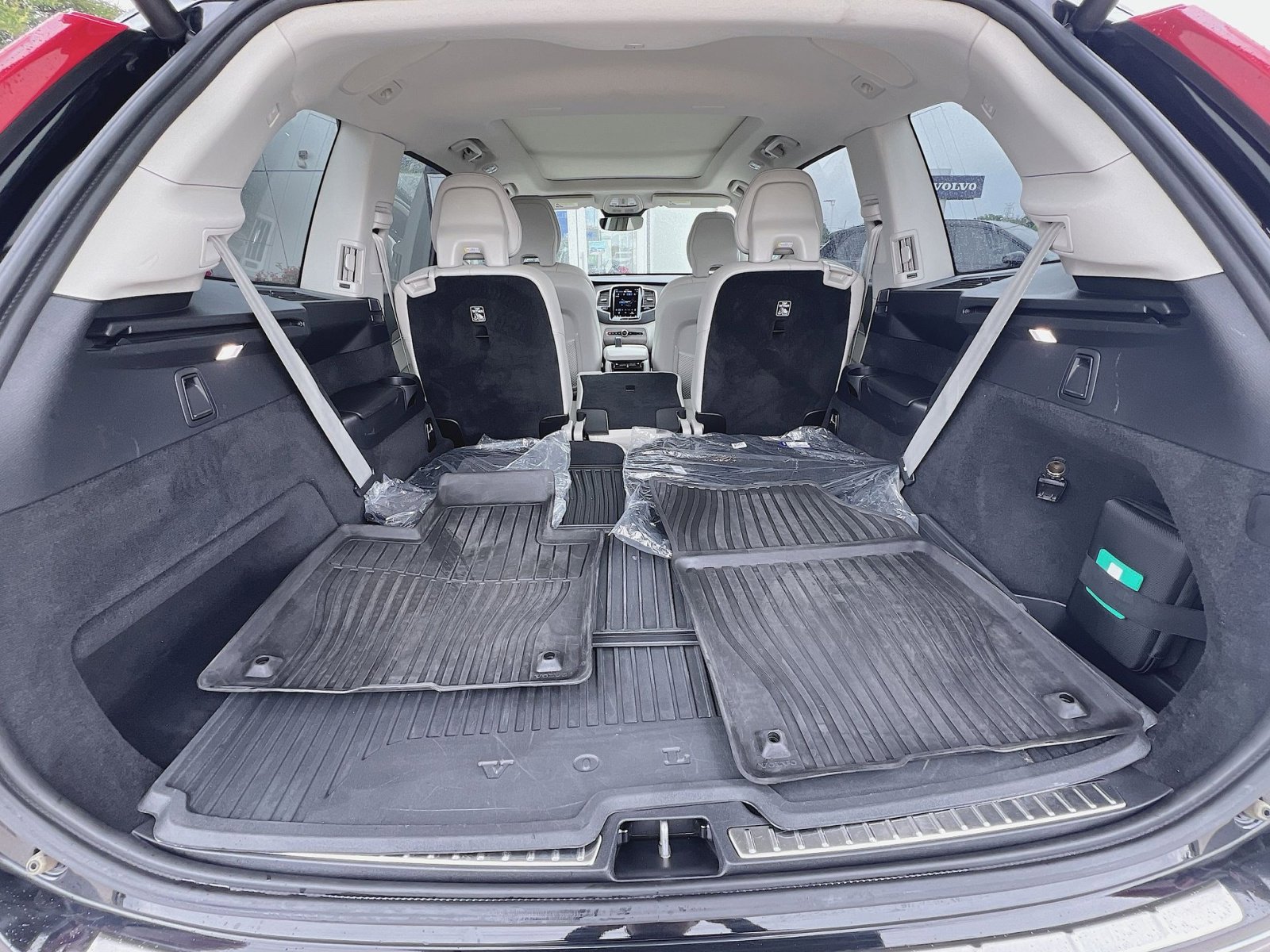 Used 2024 Volvo XC90 B6 Plus w/ Protection Package Premier AWD/4WD image 27