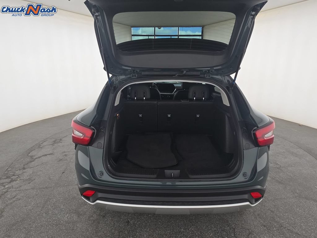 Used 2025 Chevrolet Trax LT FWD image 29