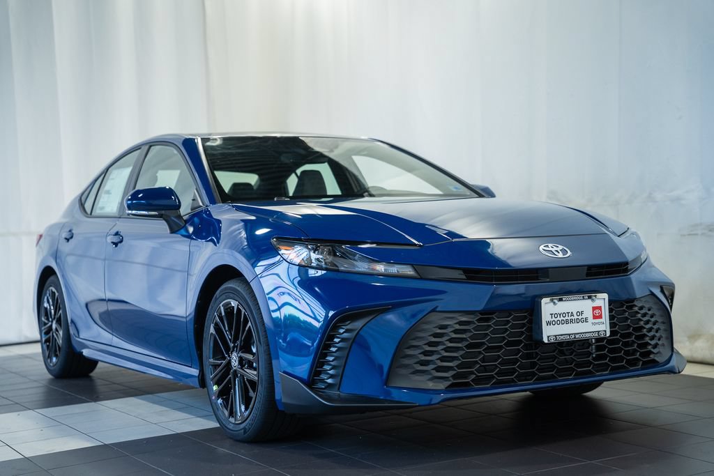 New 2026 Toyota Camry SE FWD image 1