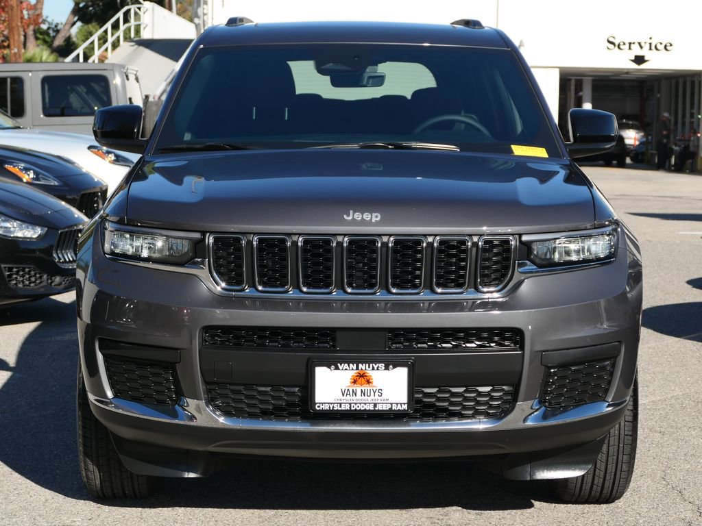 Used 2025 Jeep Grand Cherokee L Laredo w/ Luxury Tech Group I image 7