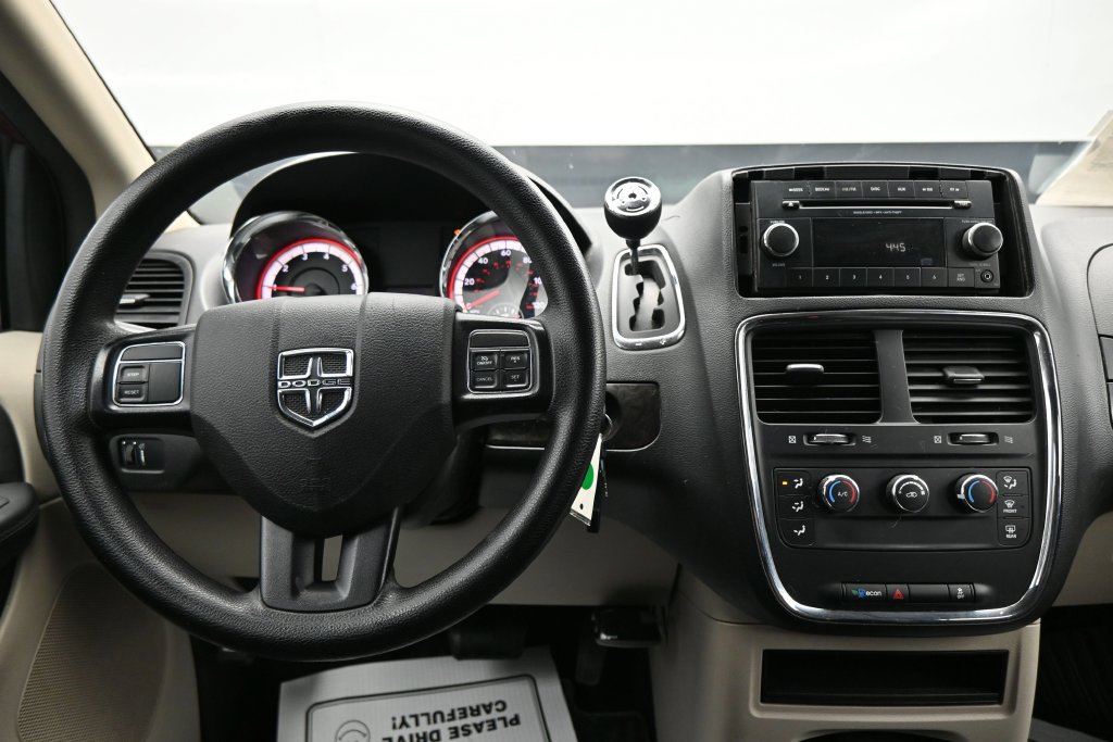 Used 2015 Dodge Grand Caravan American Value Package FWD image 14