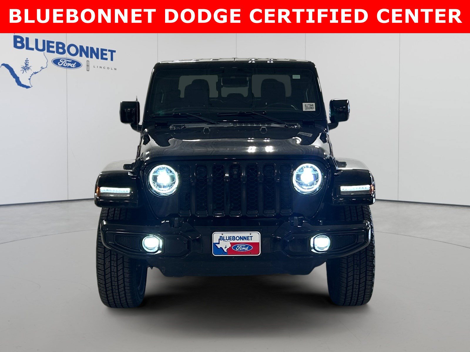 Used 2022 Jeep Gladiator Overland AWD/4WD image 2