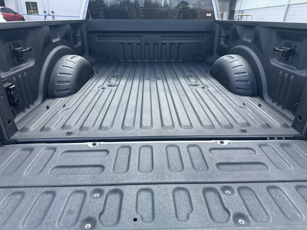 Used 2021 Ford F350 Lariat image 12