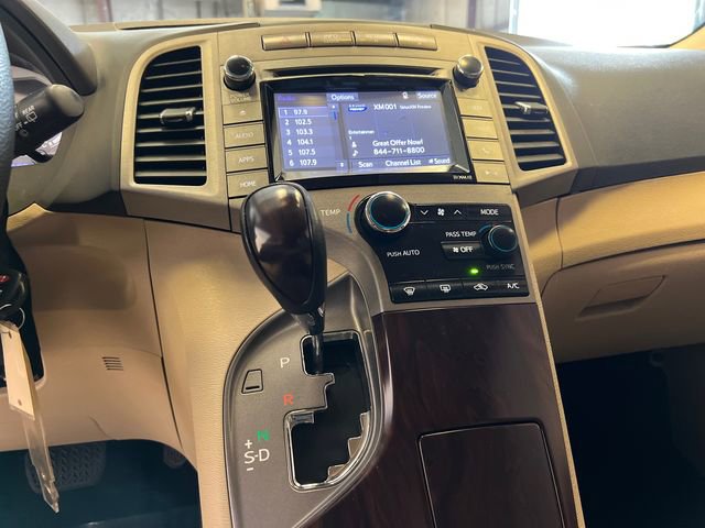 Used 2015 Toyota Venza LE FWD image 24