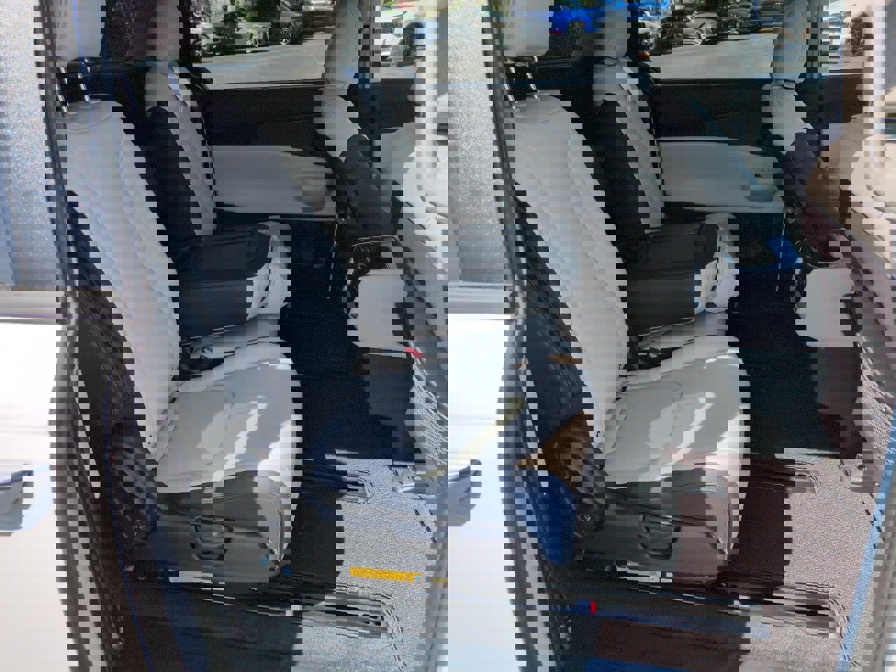 New 2026 Kia Carnival EX image 40