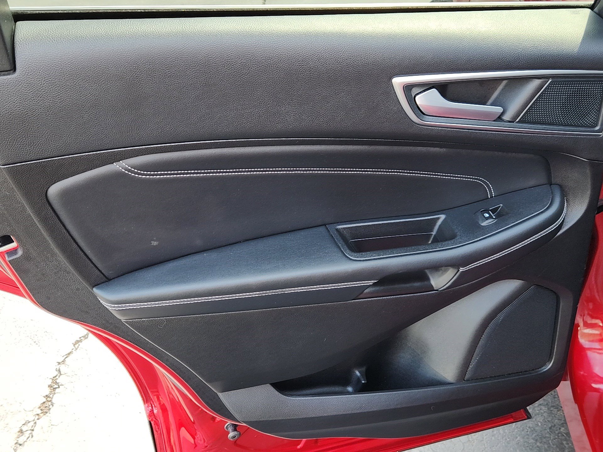 Used 2024 Ford Edge Titanium AWD/4WD image 21