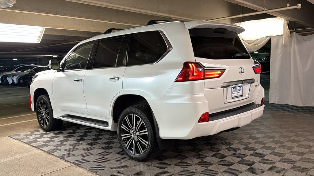 Used 2021 Lexus LX 570 4WD w/ Luxury Package image 7