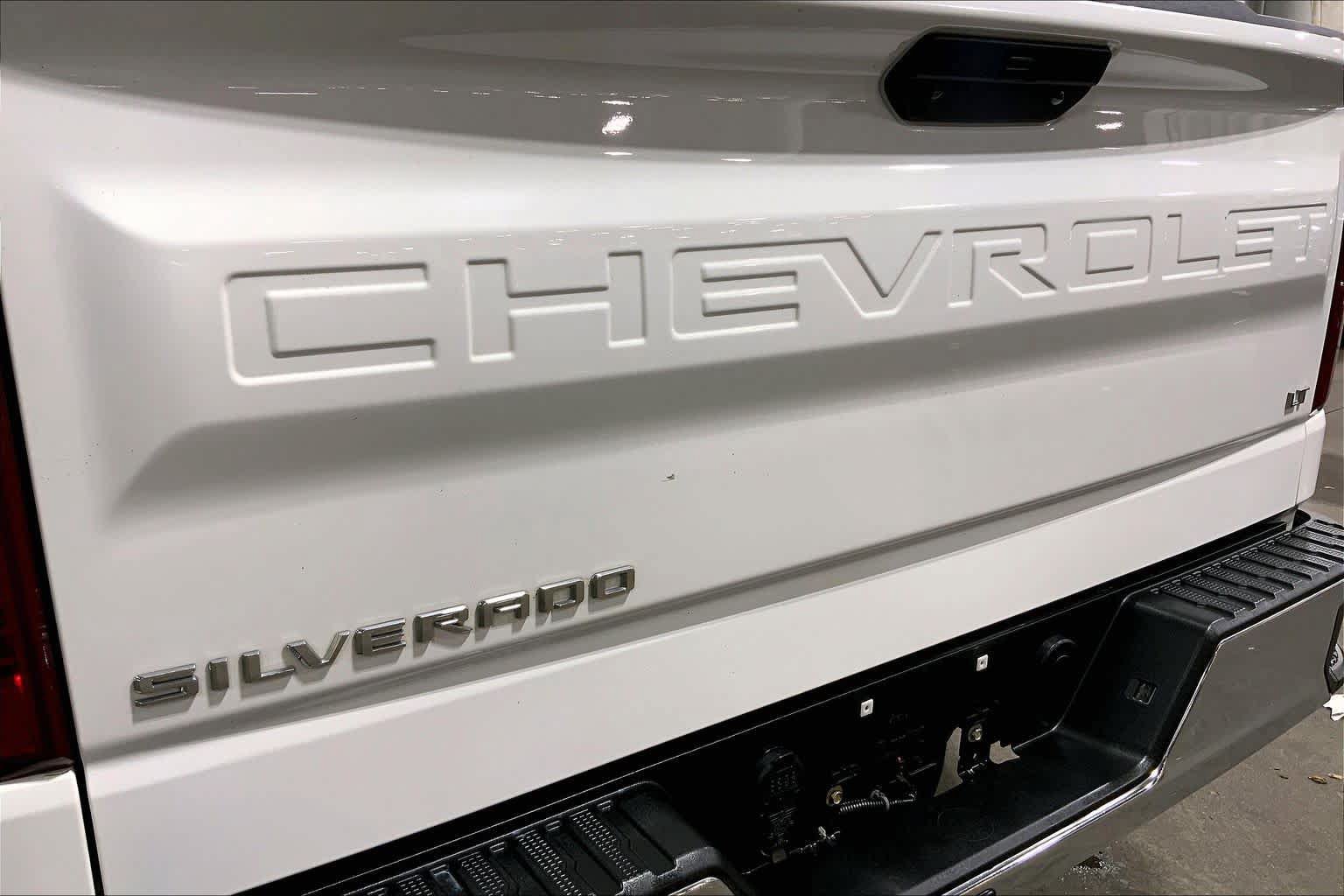 Used 2021 Chevrolet Silverado 1500 LT AWD/4WD image 31