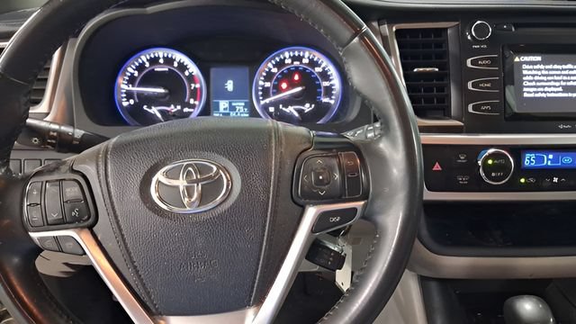 Used 2014 Toyota Highlander Plus AWD/4WD image 14