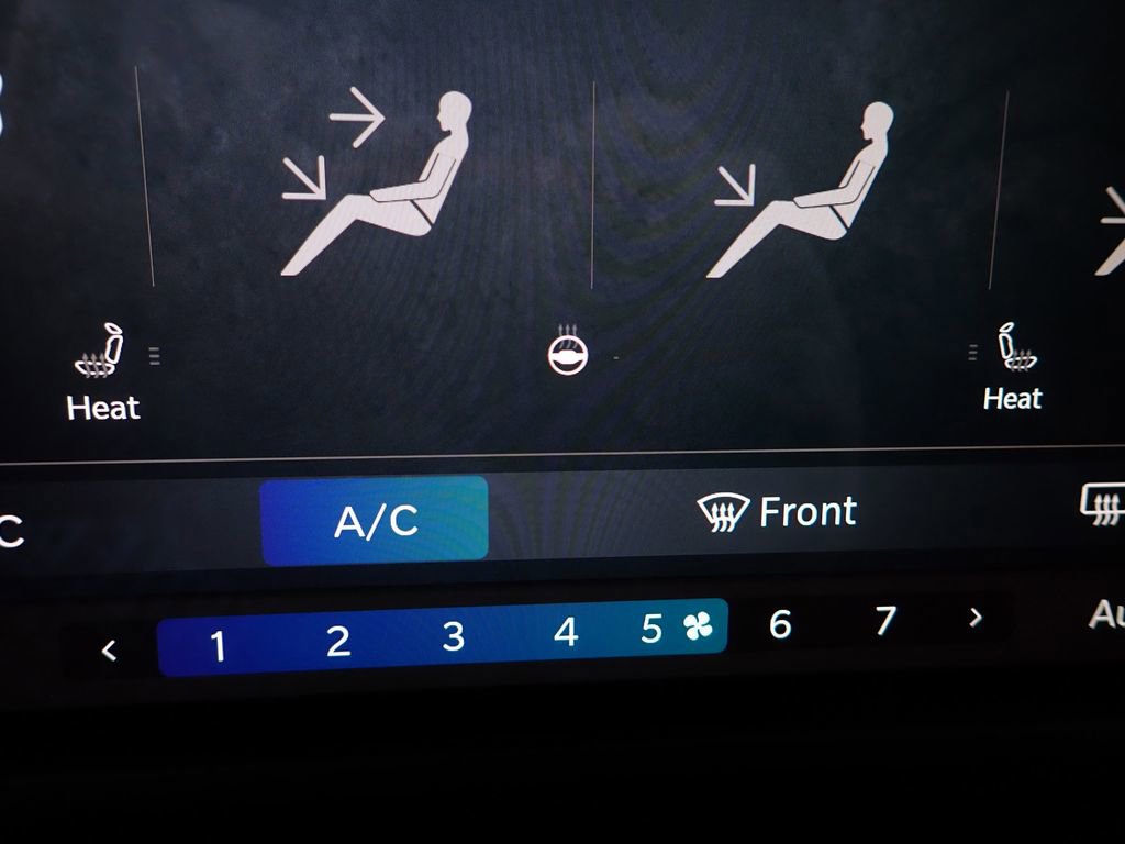 Used 2024 Jeep Gladiator Sport AWD/4WD image 4