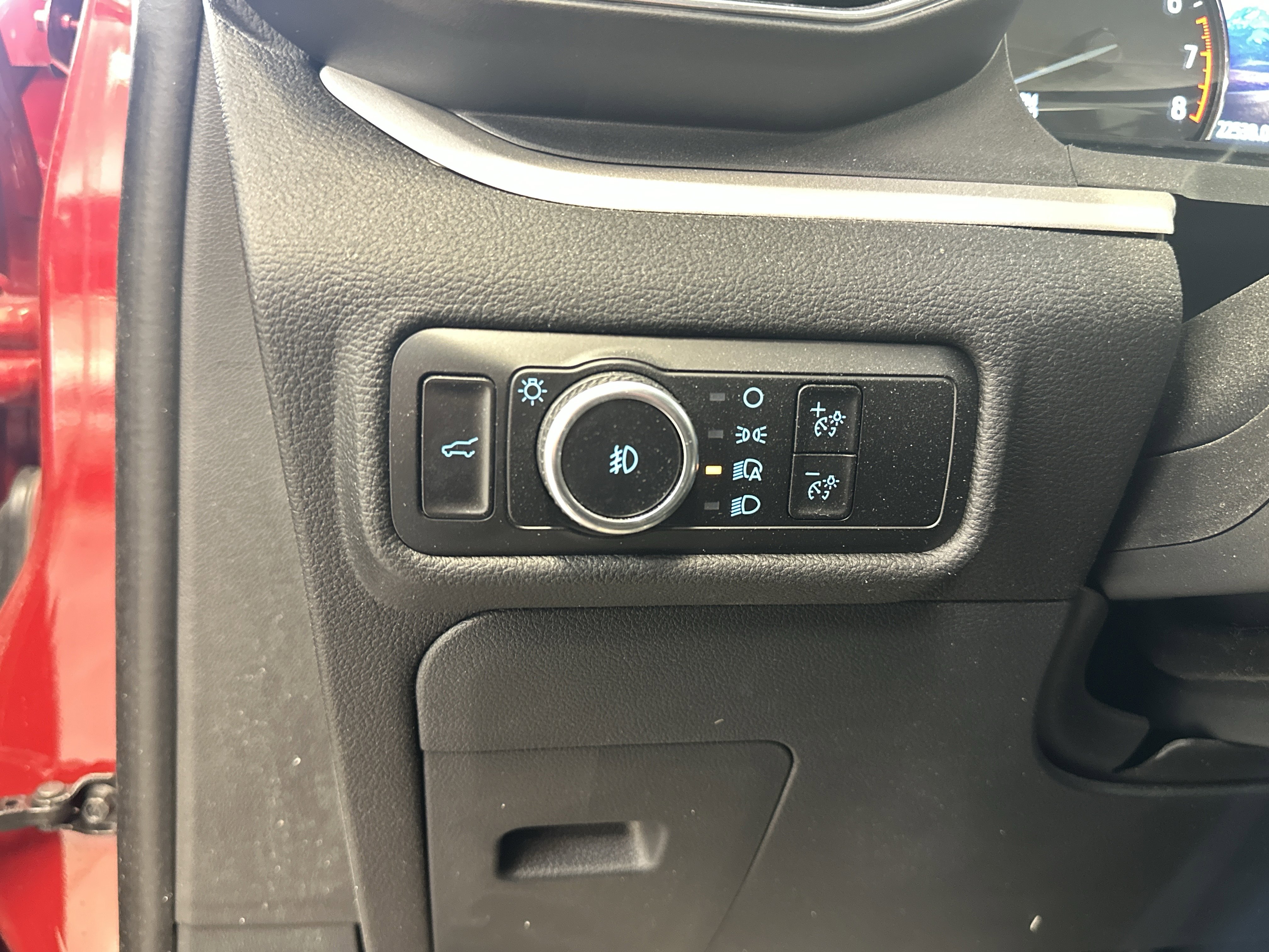 Used 2023 Ford Explorer XLT w/ Equipment Group 202A image 19