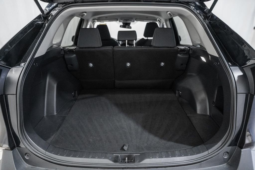 Used 2024 Toyota RAV4 LE image 9