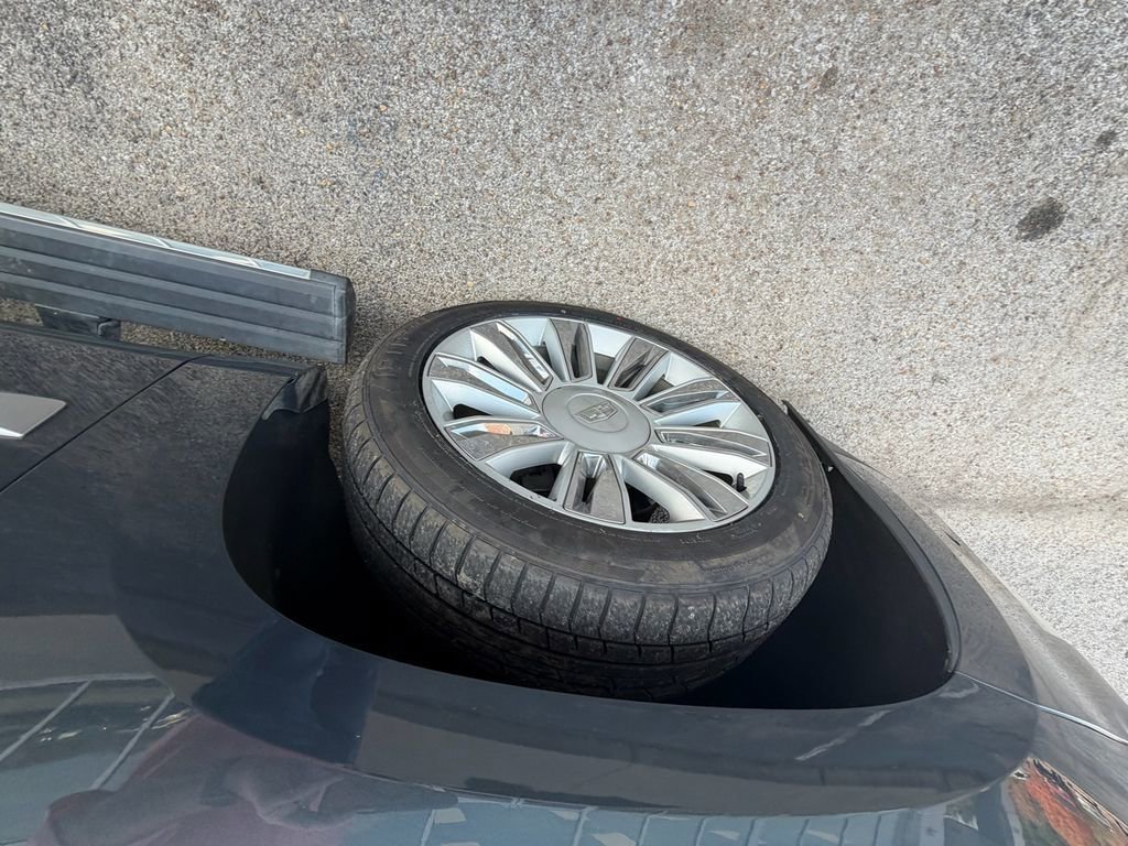 Used 2019 Cadillac Escalade Platinum image 8