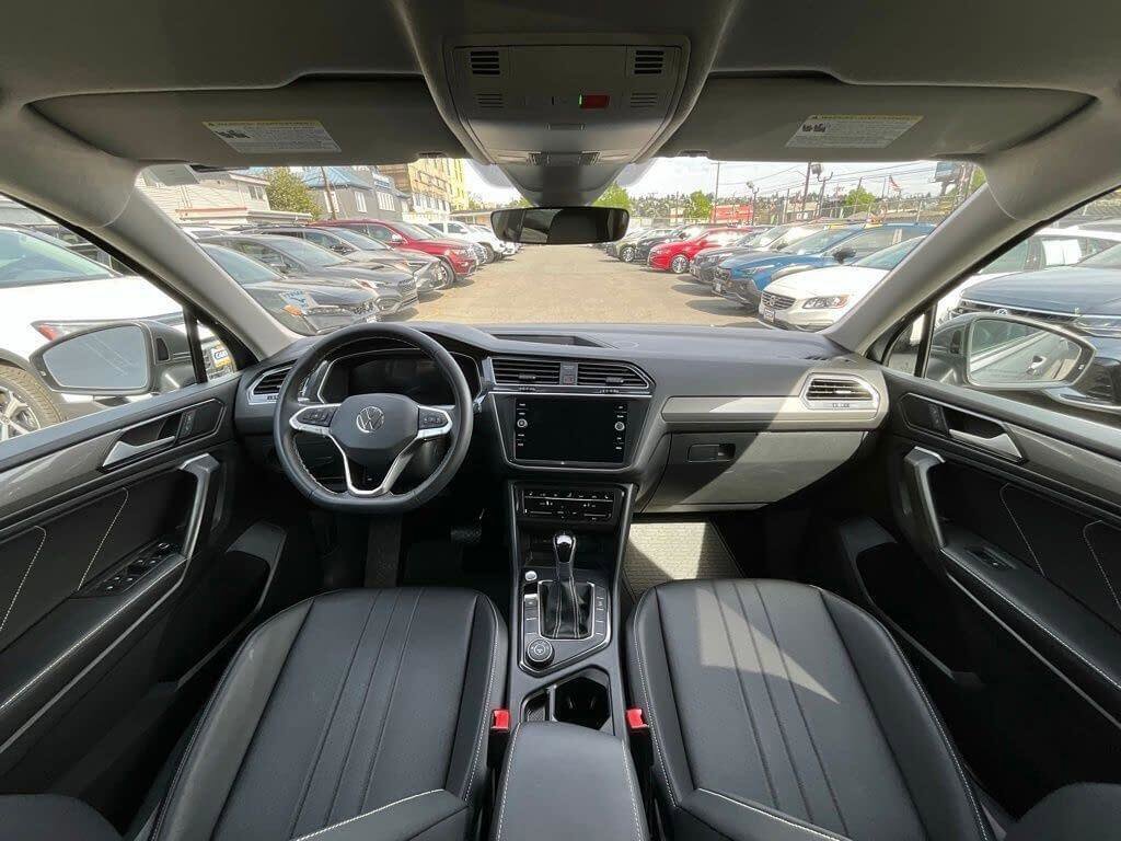 Certified 2023 Volkswagen Tiguan SE AWD/4WD image 16
