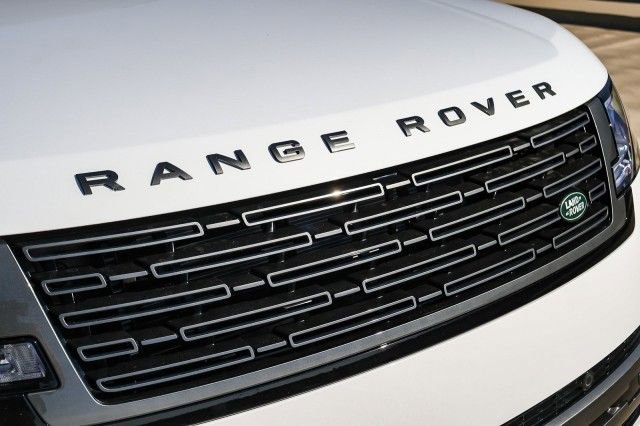 New 2025 Land Rover Range Rover SE image 11