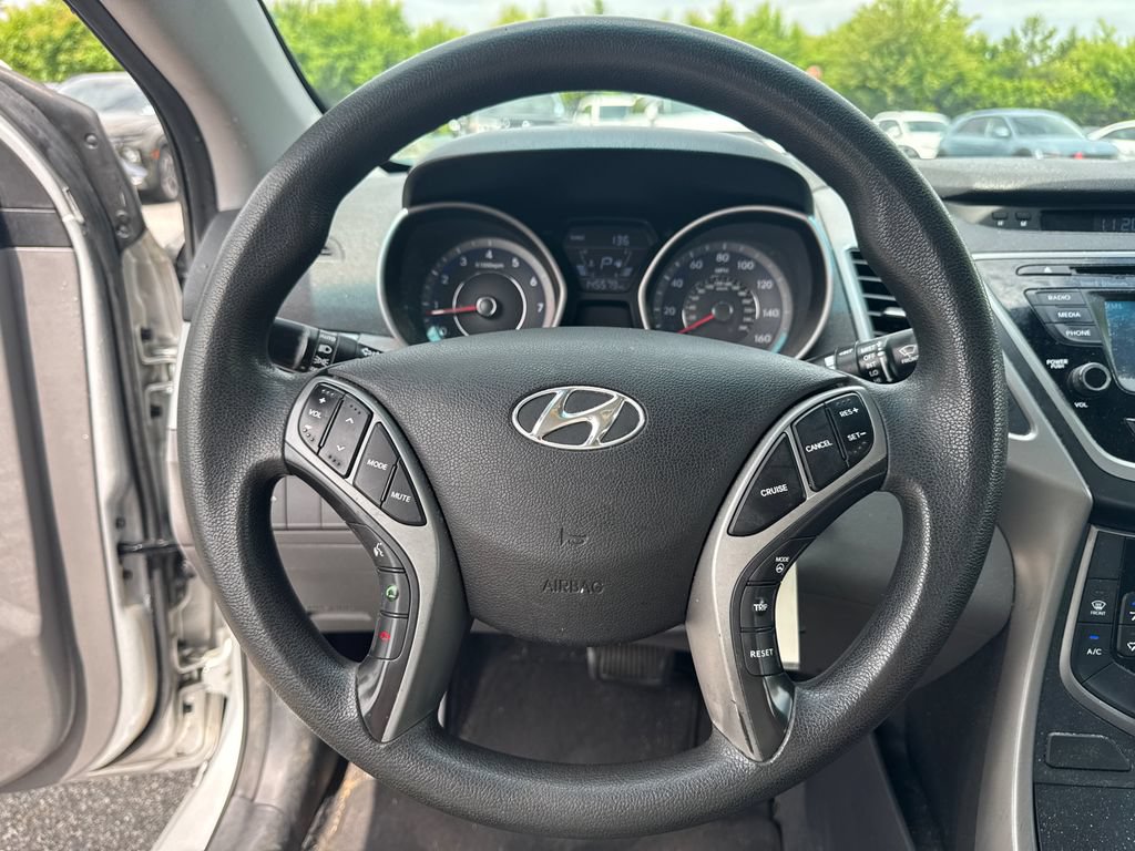 Used 2015 Hyundai Elantra SE w/ Option Group 02 FWD image 19
