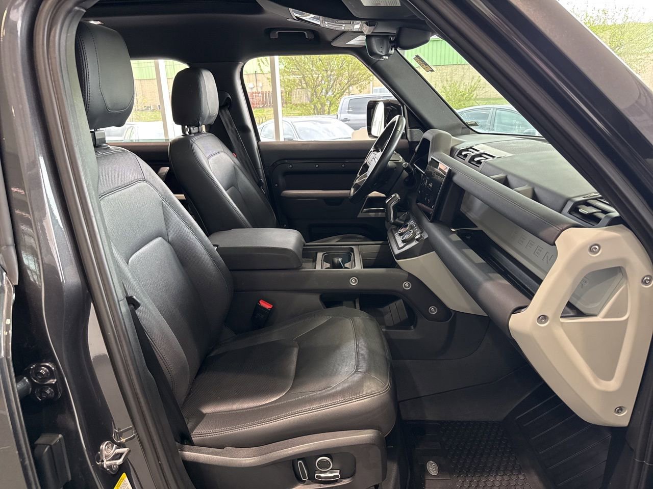 Used 2023 Land Rover Defender 130 X-Dynamic SE AWD/4WD image 53
