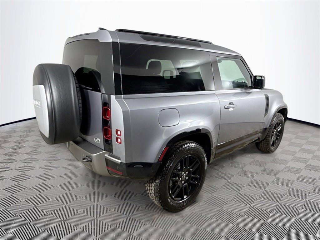 Used 2022 Land Rover Defender 90 X-Dynamic S image 8