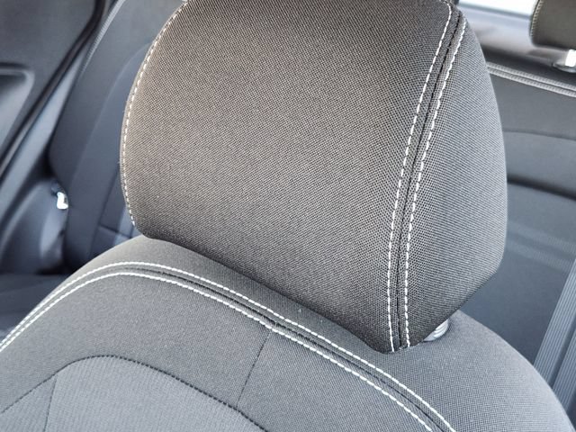 Certified 2025 Hyundai Venue SEL FWD image 9