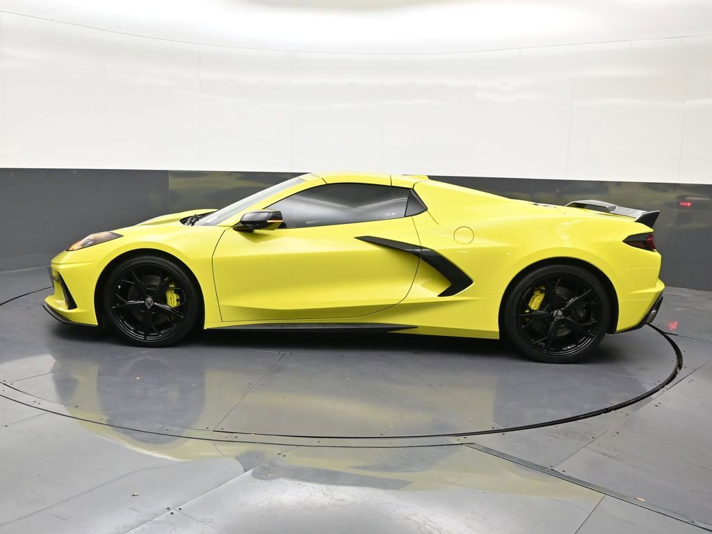 Used 2022 Chevrolet Corvette Stingray Preferred Conv w/ Z51 Performance Package RWD image 2