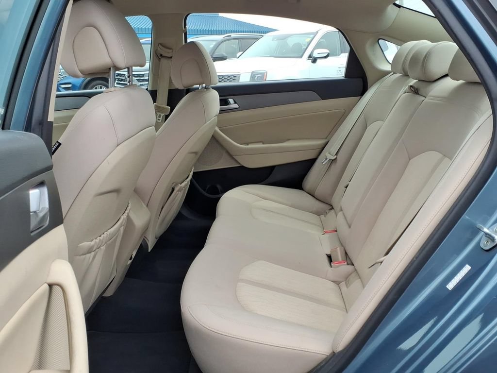 Used 2016 Hyundai Sonata SE FWD image 3