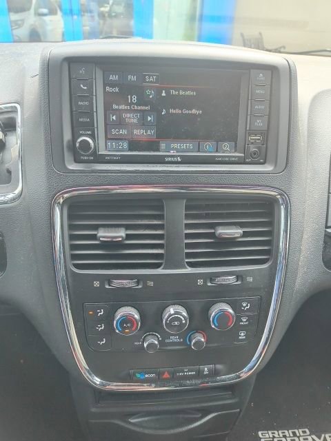 Used 2016 Dodge Grand Caravan SE FWD image 6