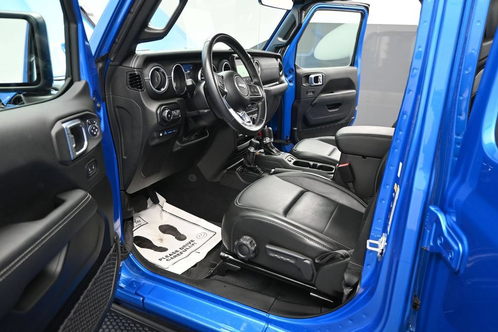 Used 2022 Jeep Wrangler Unlimited Sahara AWD/4WD image 12