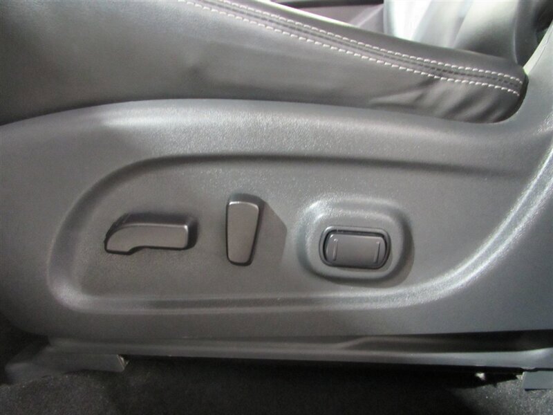 Used 2023 Nissan Murano SV image 36