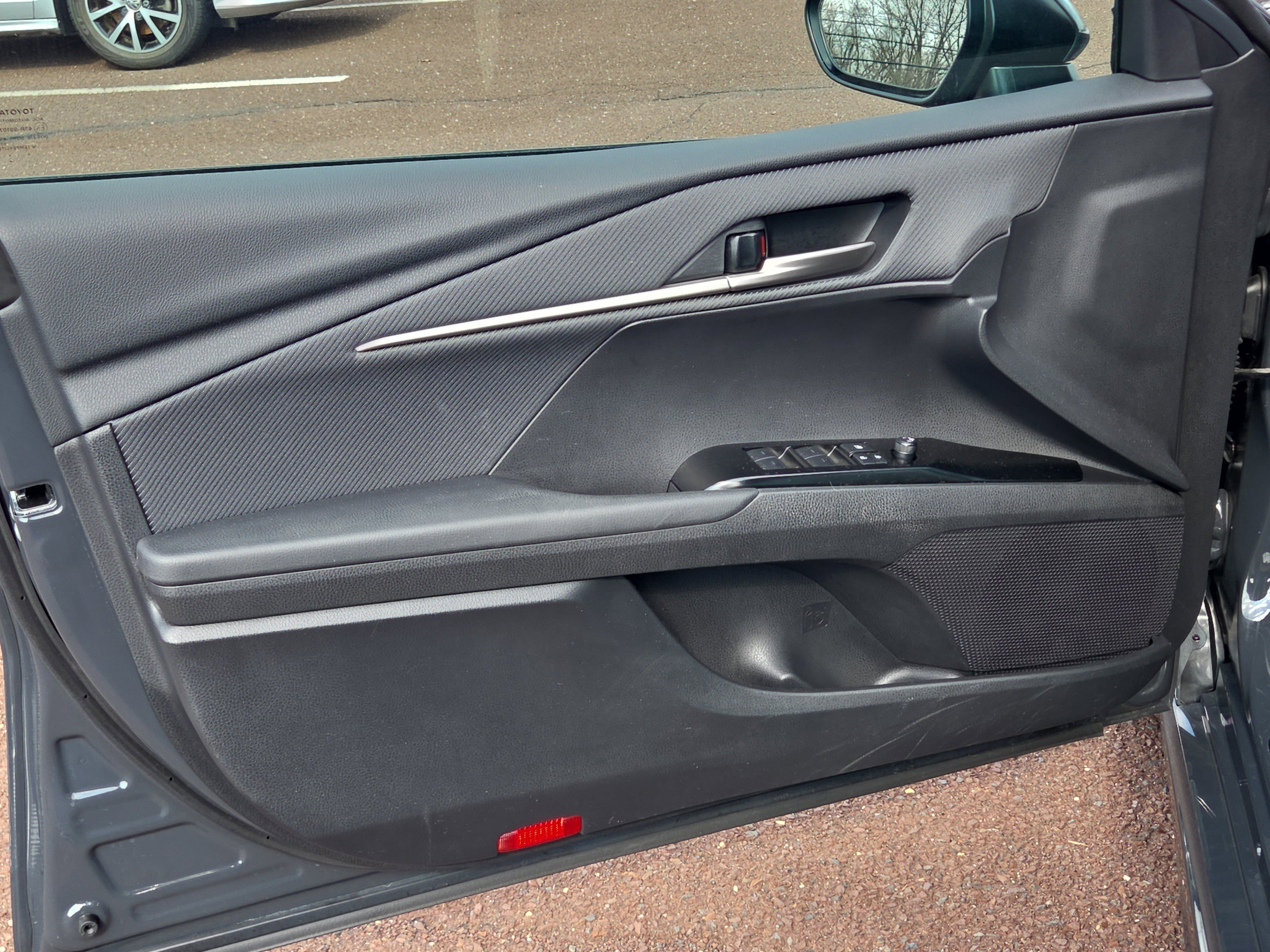 Certified 2025 Toyota Camry SE FWD image 14