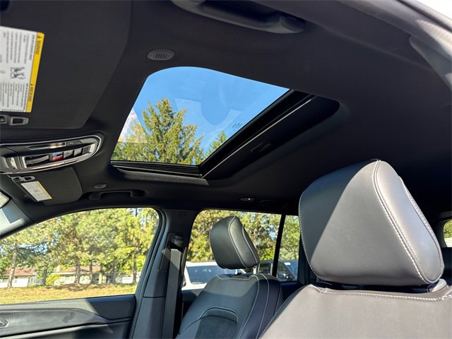 New 2025 Jeep Grand Cherokee Altitude image 4