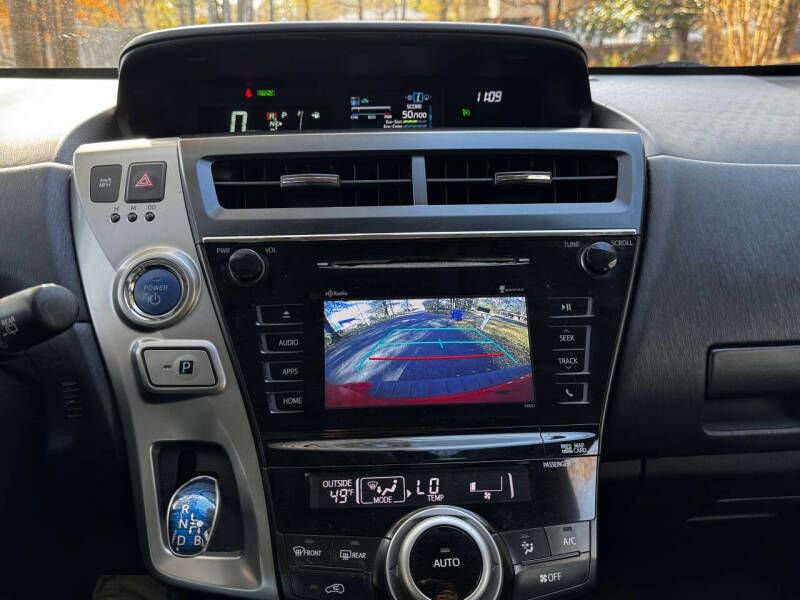 Used 2015 Toyota Prius V Five image 18