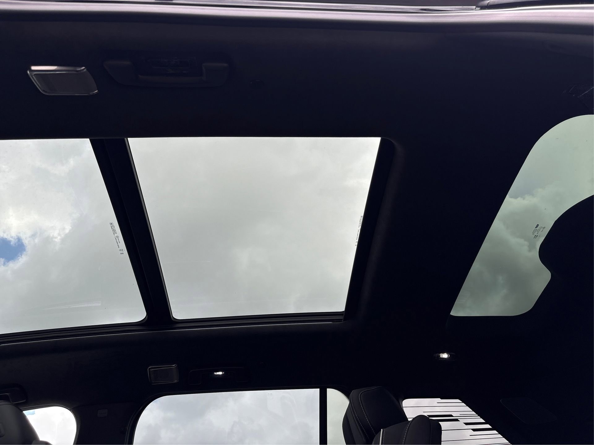 New 2026 Cadillac Vistiq Platinum image 34