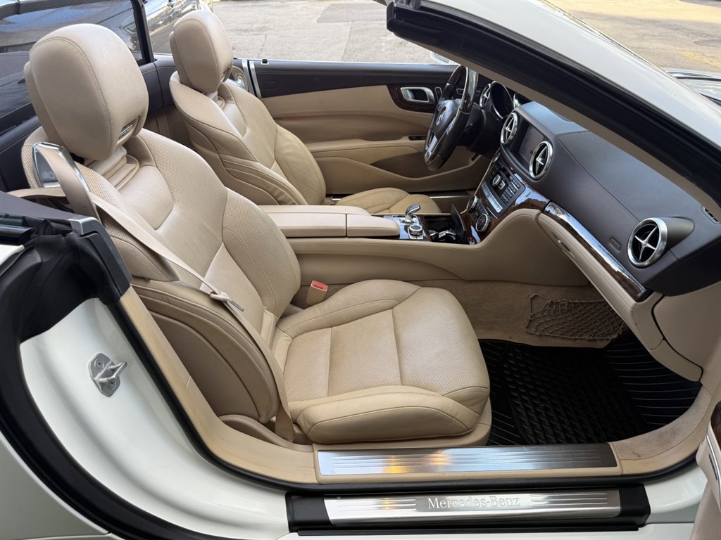Used 2015 Mercedes-Benz SL 550 w/ Driver Assistance Package image 21