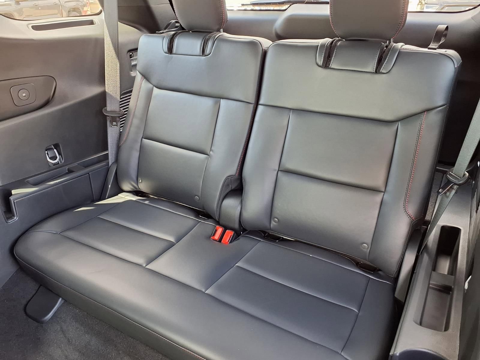 Used 2026 Ford Explorer ST-Line w/ ST-Line Street Pack RWD image 19