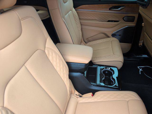 Certified 2023 Jeep Grand Cherokee L Summit AWD/4WD image 22