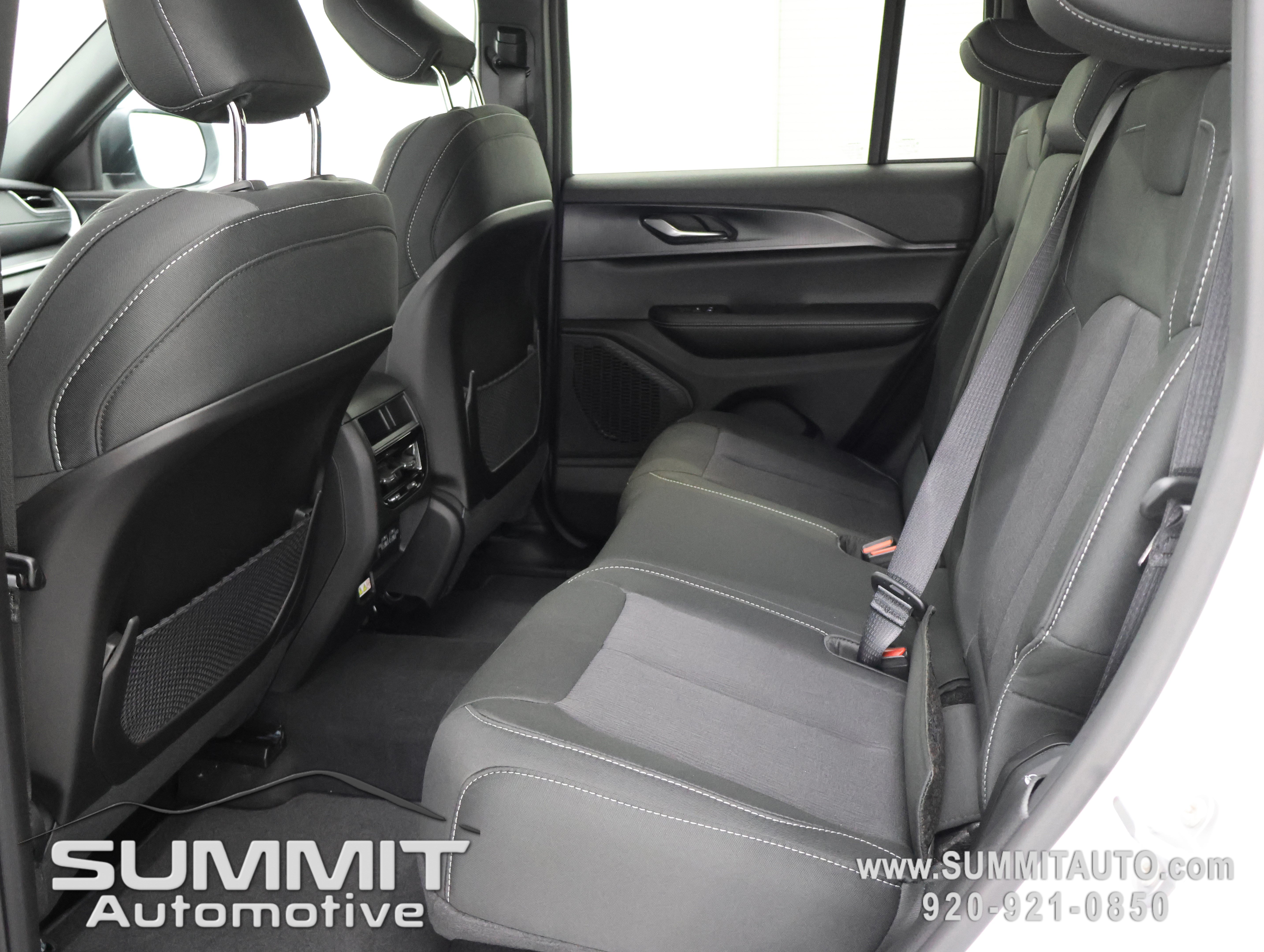 New 2026 Jeep Grand Cherokee Laredo X AWD/4WD image 9