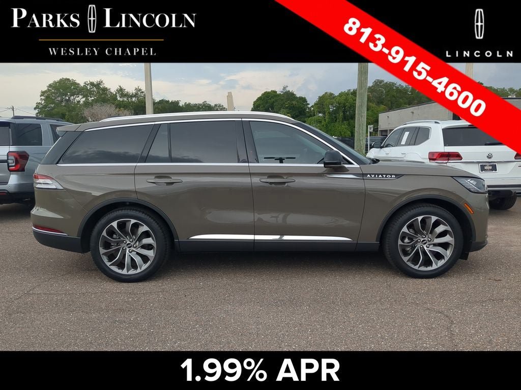 Certified 2025 Lincoln Aviator Reserve RWD image 3